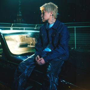 老师两腿间乳液自慰羞羞
